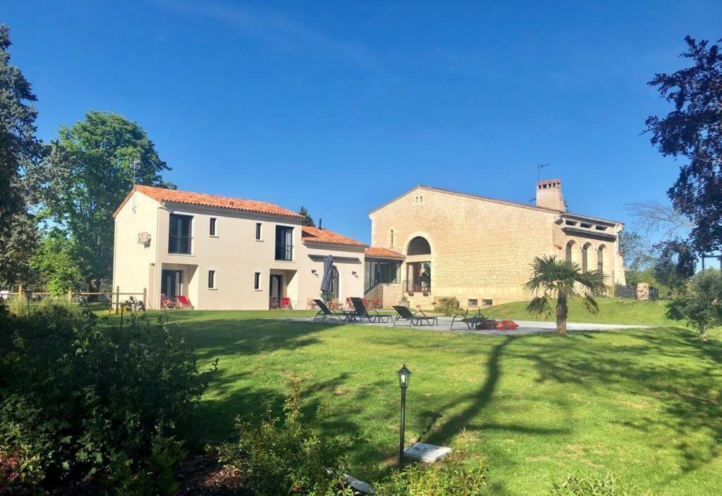 L Esprit Du Clain Chambres D Hotes Bandb De Standing Proches Du Futuroscope Golf Et Lac De St Cyr Naintre Экстерьер фото