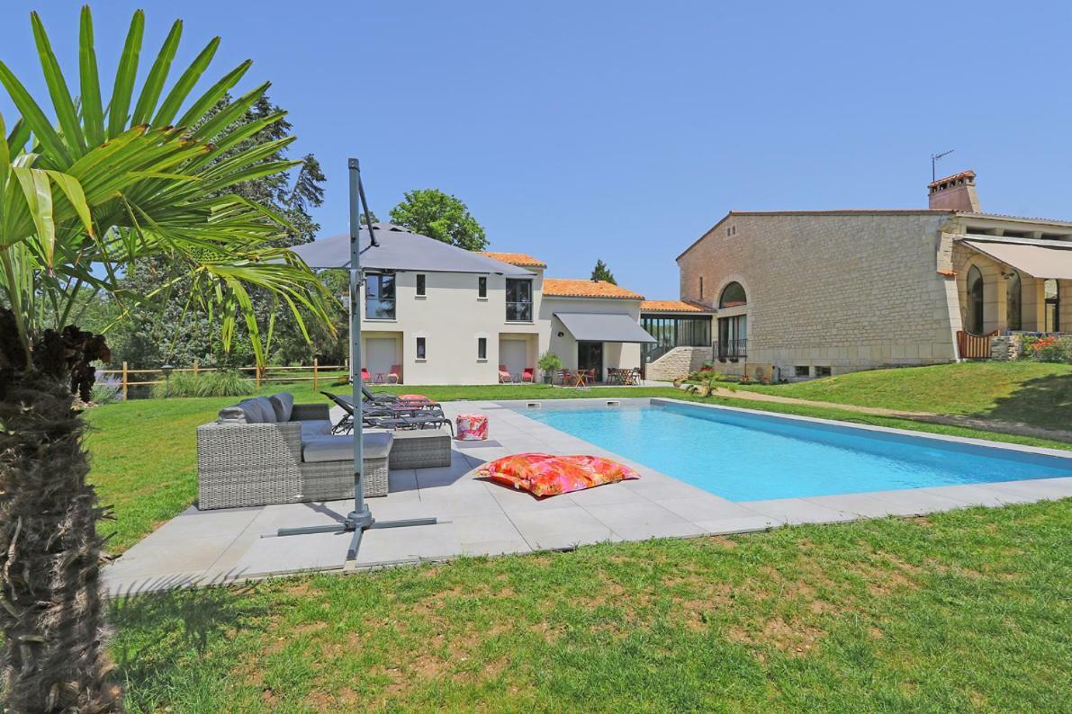 L Esprit Du Clain Chambres D Hotes Bandb De Standing Proches Du Futuroscope Golf Et Lac De St Cyr Naintre Экстерьер фото